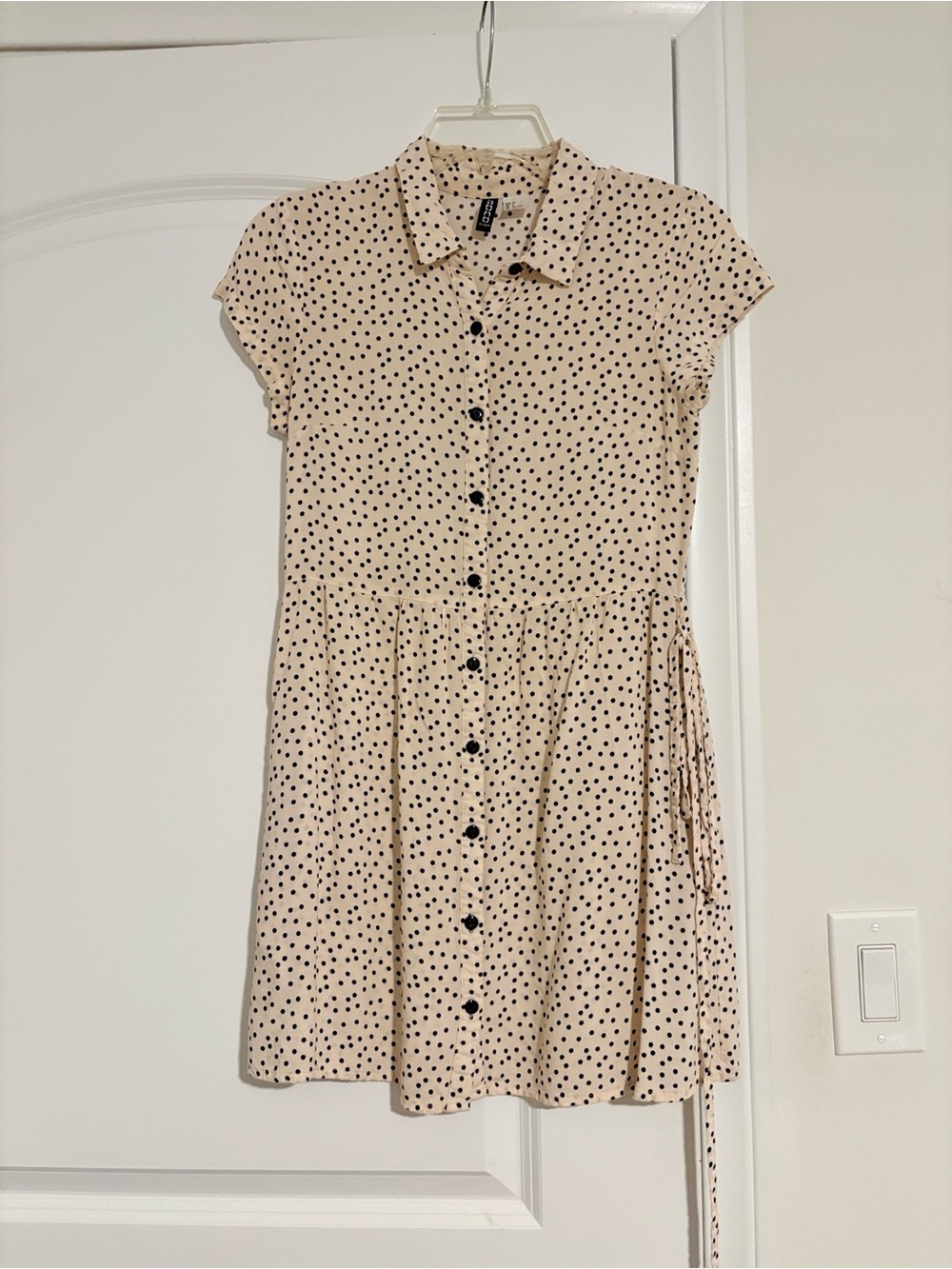 H&M Divided Beige Mini Shirt Dress with Black Polka Dots Size 4/Small